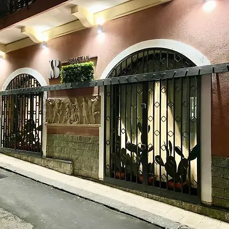 Sebastian's Elegant * Aci Castello